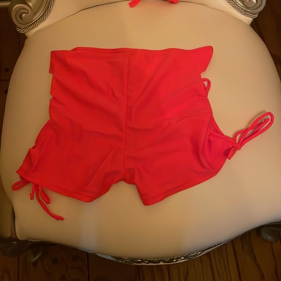 Swimwear - Picture 2 of 7